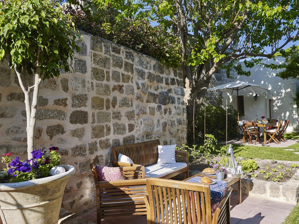 Helios Garden Boutique Apartments Rhodes City Екстер'єр фото
